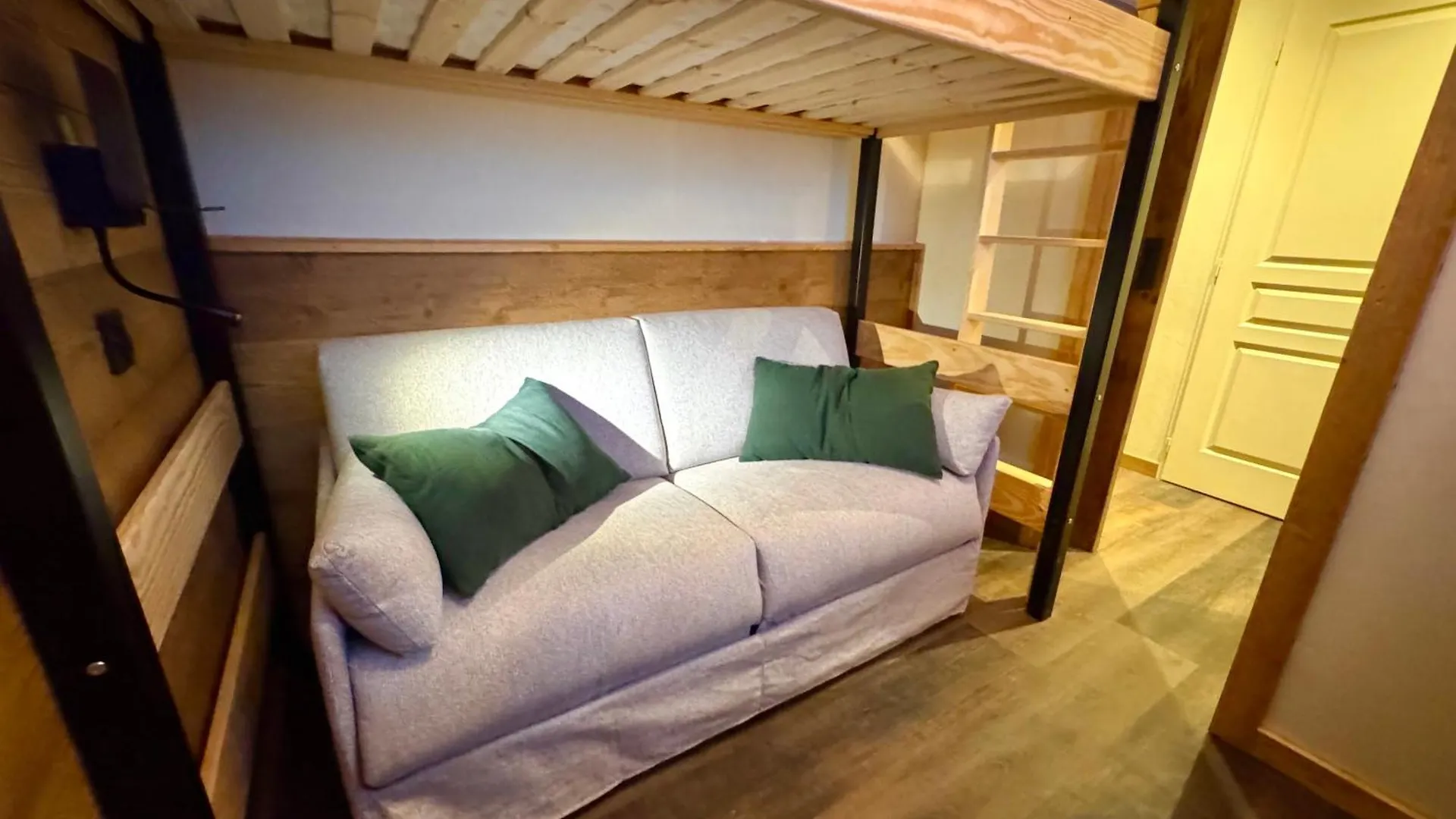 Appartement T3 Centre Orres 1800 - 6 Personnes Sur Piste - Renove Avec Parking - M4 à Les Orres 0*,  France